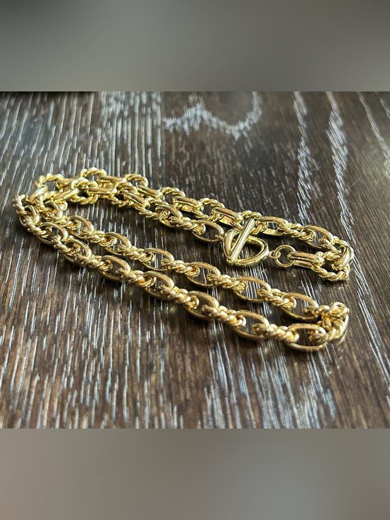 Source Unknown Jewelry - Shiny Gold Tone Necklace 16” with easy T-Bar Toggle close
